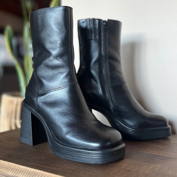 Steve Madden Shoes - STEVE MADDEN Fantsie Chunky Y2K 90s Boots